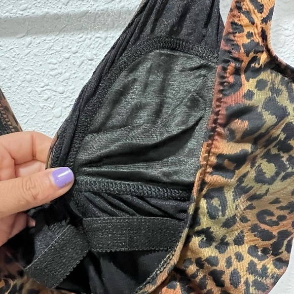 Miracle suit one piece twist front animal print 10 - Picture 7 of 10